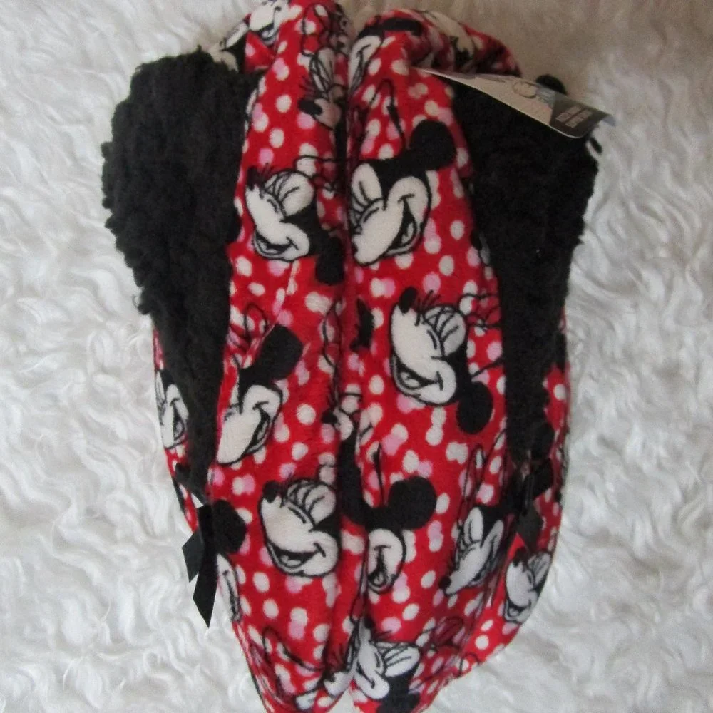 Disney Minnie Mouse Girls Fuzzy Slipper Socks Non Skid Cozy Slippers Size M/L